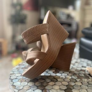 Nude/ Tan Urban Bohemian Weave Layered Wedge Heel 8 (like new!)